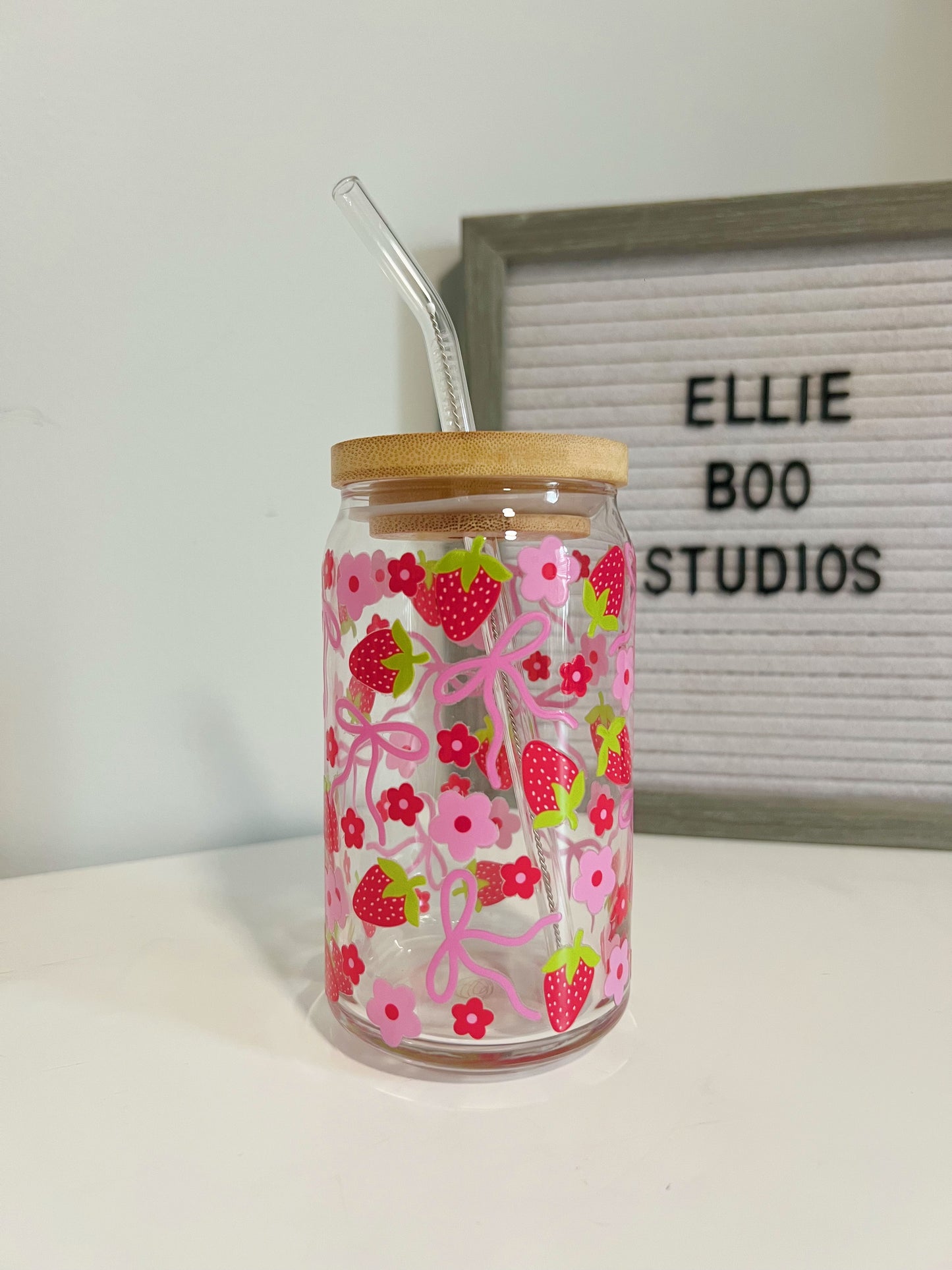 16oz Strawberries & Bows Glass Can Cup