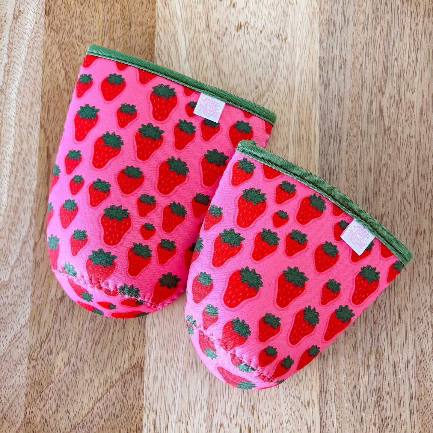 Strawberry Field Iced Drink Sleeve